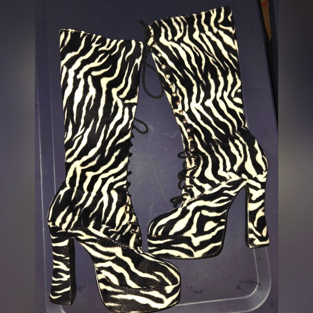 Vintage Zebra Platform Laceup Boot Heels